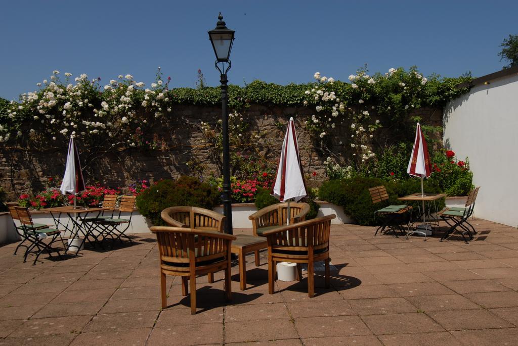 Oaklands Lodge Hotel Saint Saviour Kültér fotó