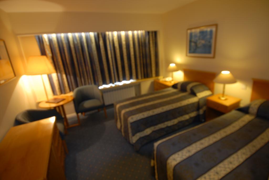 Oaklands Lodge Hotel Saint Saviour Kültér fotó