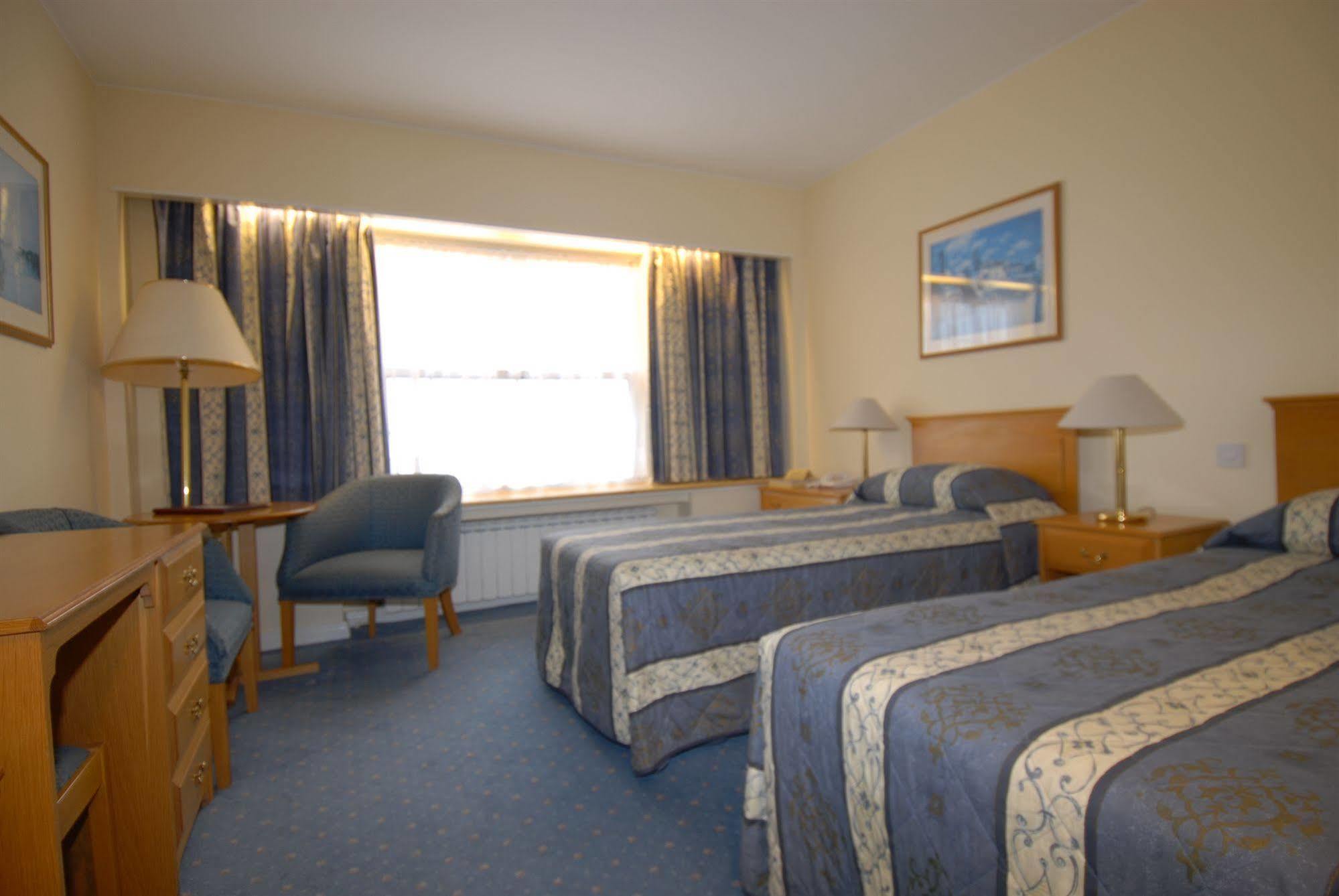 Oaklands Lodge Hotel Saint Saviour Kültér fotó