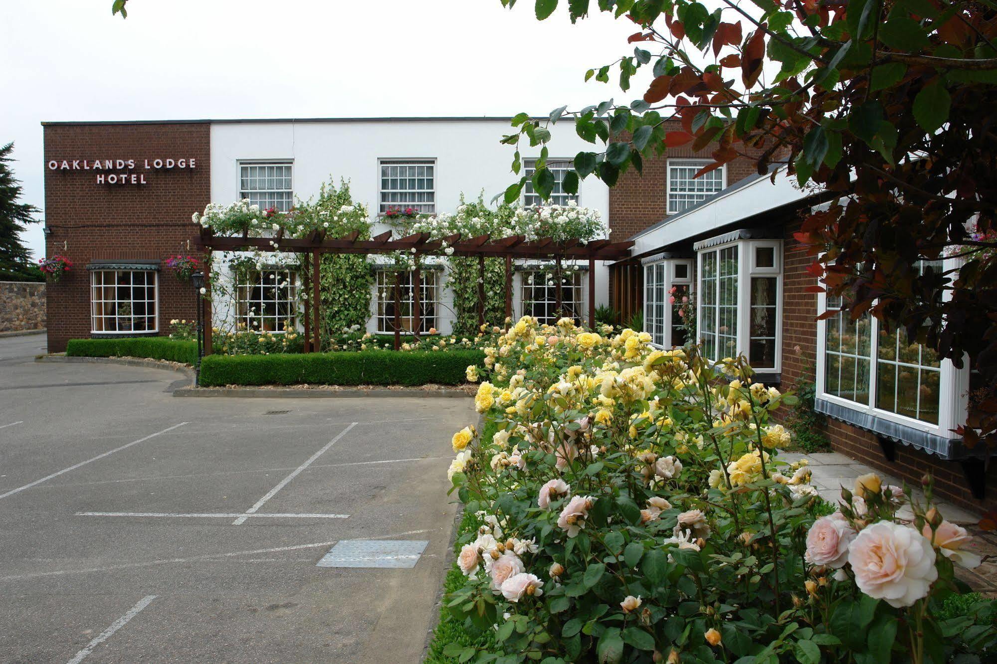 Oaklands Lodge Hotel Saint Saviour Kültér fotó